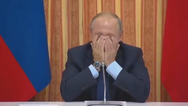 Per pasitarimą Vladimiras Putinas prapliupo juokais ir griebėsi už galvos