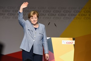 Angela Merkel prieš sunkias koalicijos derybas vėl dalyvauja rinkimų mūšyje