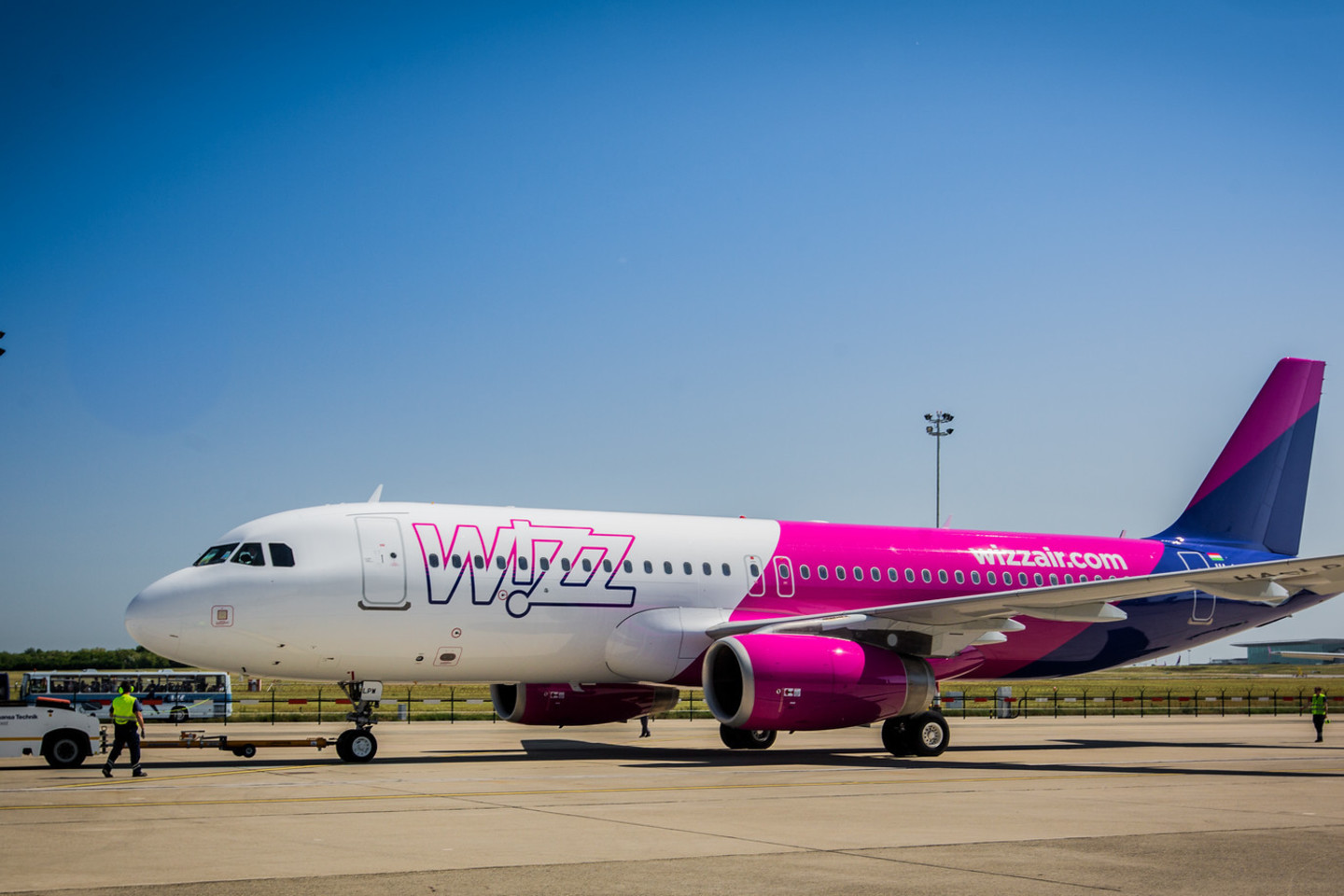  Naujasis maršrutas papildo neseniai „Wizz Air“ paskelbtas dvi naujas kryptis iš Vilniaus: dar šiais metais žemų sąnaudų oro linijų bendrovė iš Lietuvos sostinės pradės skrydžius į Agadirą Maroke bei Gdanską Lenkijoje. <br> Bendrovės nuotr.