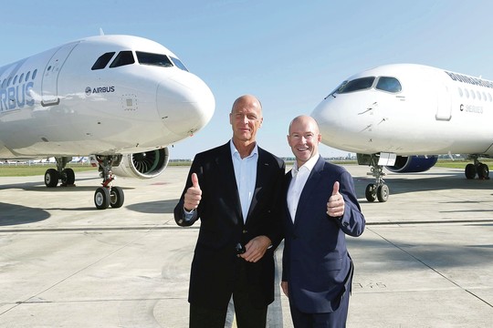  Amerikiečių „Boeing“ nebus lengva – „Airbus“ pagalbos ranką ištiesė konkurentams 