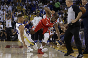 „Rockets“ sugadino šventę NBA čempionams – „Golden State Warriors“ sezoną pradėjo pralaimėjimu