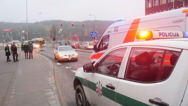 Tragiškas rytas Vilniuje: judrioje gatvėje partrenktas žuvo pėsčiasis