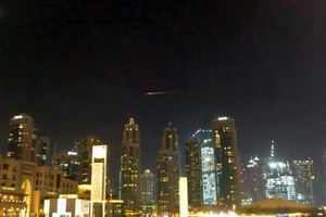 Deganti Rusijos technika papuošė Arabijos dangų