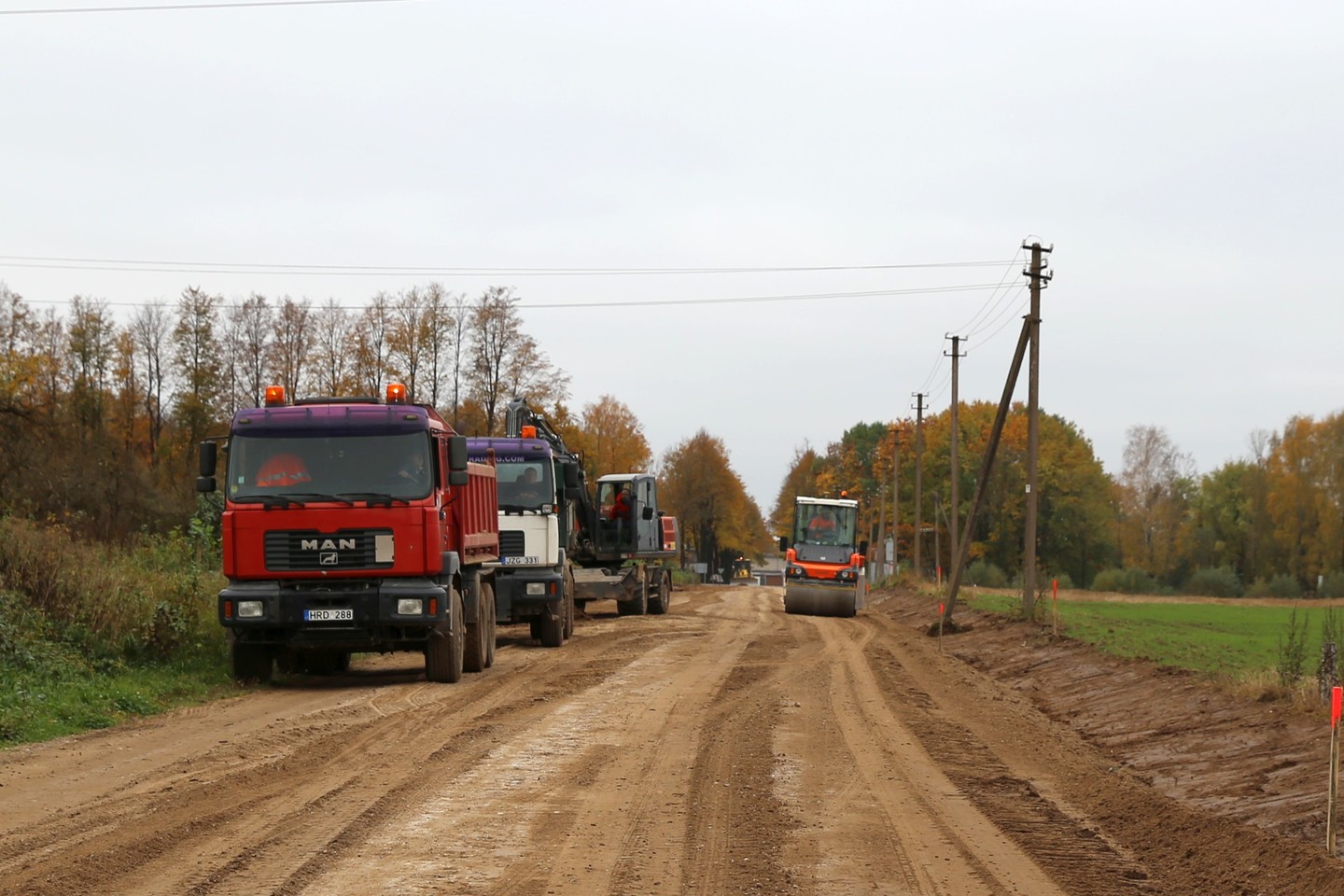  Kauno rajone šiais metais bus padengti asfaltu du žvyrkeliai Batniavos ir Garliavos apylinkių seniūnijose. <br> Kauno rajono savivaldybės nuotr.