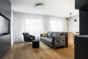 Nykiame sostinės  prospekte  – žavus menininko butas