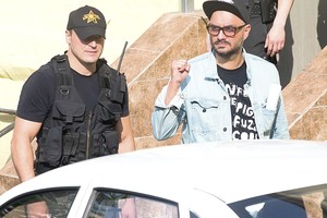 Rusų režisieriui Kirilui Serebrenikovui teismas neleido baigti filmo apie dainininką Viktorą Cojų