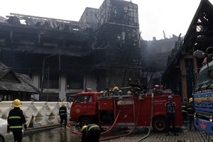 Mianmaras: gaisras viename garsiausių Jangono viešbučių pareikalavo žmonių aukų 