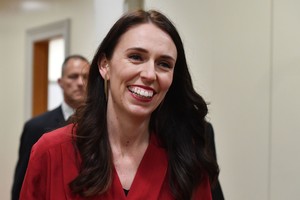 Prie Naujosios Zelandijos vyriausybės vairo stos charizmatiškoji Jacinda Ardern