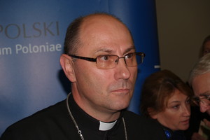 Pabėgėlius užtaręs Lenkijos arkivyskupas užsitraukė internautų plūdimą 