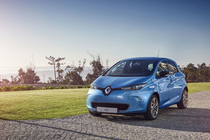400 km vienu įkrovimu galintis įveikti elektrinis „Renault Zoe“ – jau Lietuvoje