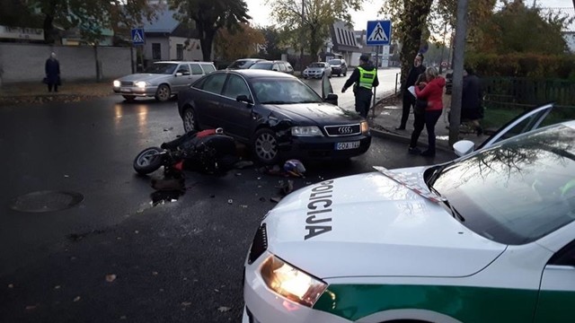 Žiūrovas užfiksavo Panevėžyje įvykusios avarijos padarinius