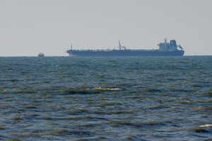 Siekdama išvengti plaukimo Rusijos vandenimis, Lenkija kas kanalą