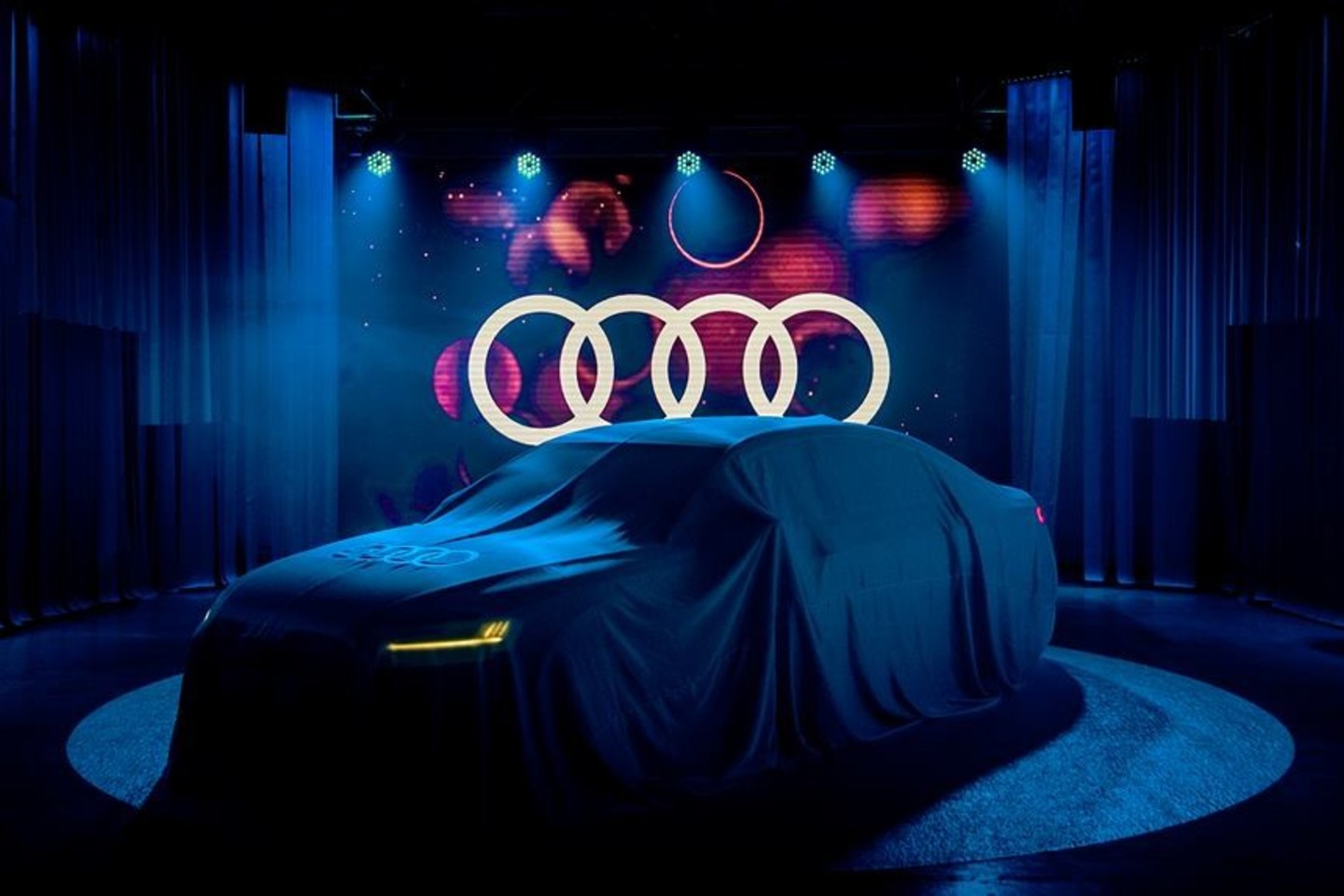  Į Lietuvą atvyksta naujos kartos „Audi A8".<br>Organizatorių nuotr.