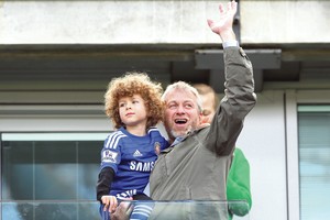 Rusijos milijardierių bėdos: turtų – per akis, tik nėra kam jų patikėti