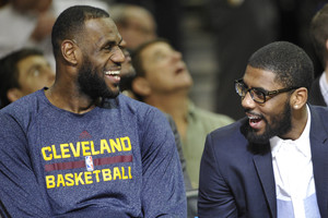 Apie LeBroną Jamesą paklausta NBA žvaigždė pribloškė necenzūriniu atsakymu