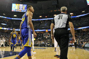 Karšta naktis NBA: „Warriors“ lyderiai nevaldė emocijų, buvo pašalinti iš aikštės