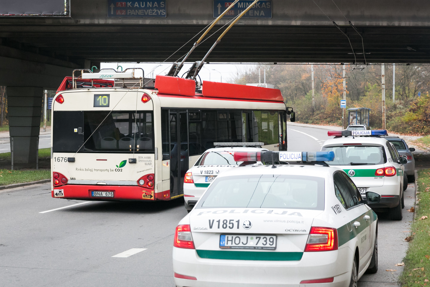 Sekmadienio rytą sostinėje policijos pareigūnai surengė reidą.