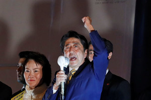 Prognozė: Japonijoje parlamento rinkimus laimi Shinzo Abe koalicija