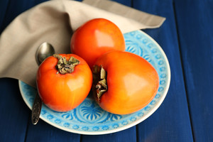 Dievų maistu vadinamus vaisius verta valgyti ne tik dėl gero skonio