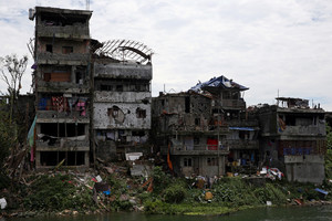 Filipinų kariai išvaduoto Maravio miesto pastate aptiko per 40 lavonų