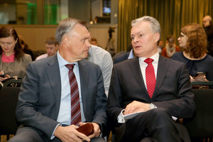 Galimi kandidatai į prezidentus pradėjo kalbėti tai, ką nori girdėti rinkėjai