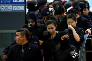 Kim Jong-namo nužudymu įtariamos moterys apsilankė oro uoste, kur jis buvo nunuodytas