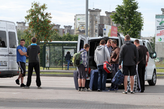 Lietuviai į vergystės pinkles įkliūna dažnai: viena šalis ypač pavojinga