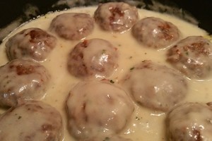 Kiaulienos kukuliai su ryžiais ir padažu. Paprasta, sotu, gardu ir greita