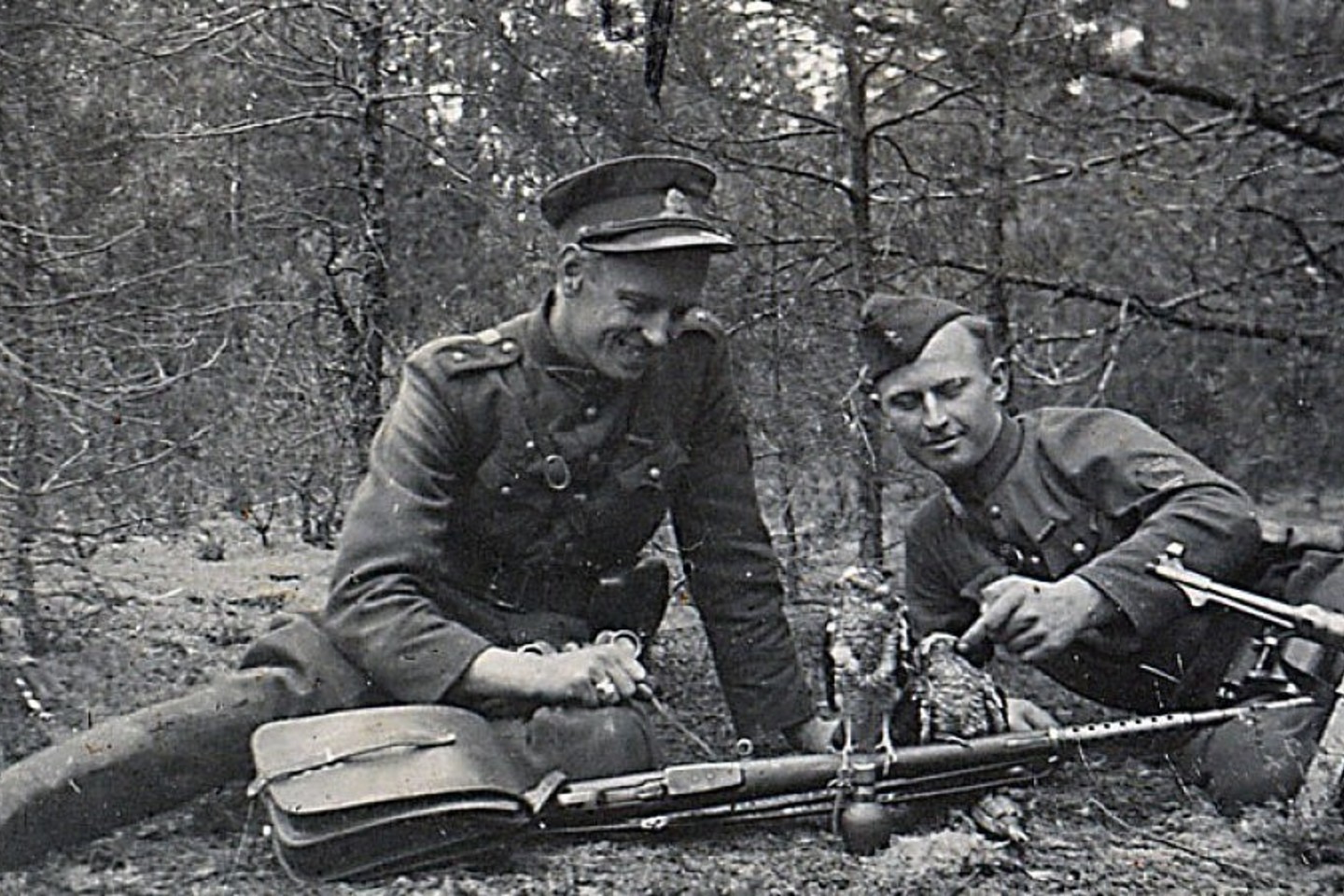  Adolfas Ramanauskas-Vanagas ir Albertas Perminas-Jūrininkas. <br> Fotografuota Gražinos Pigagaitės 1946 m. Bingelių apylinkėse.
