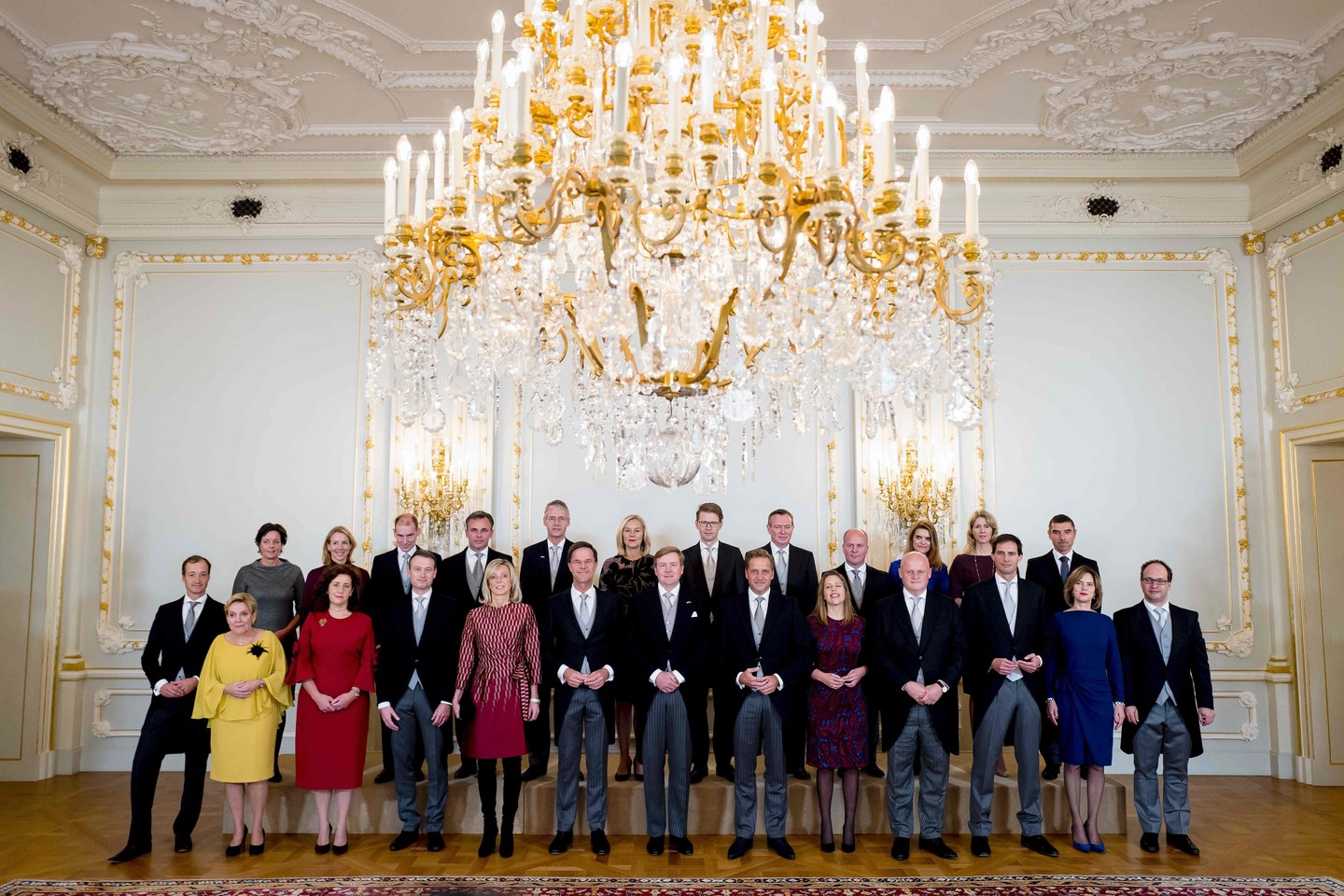 Nyderlandai prisaikdino vyriausybę.