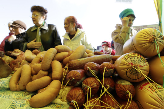 Rusai „Daktariškoje“ dešroje ieškos popieriaus ir arklienos 