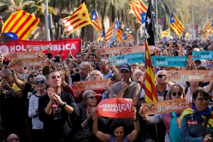 Katalonai skelbia nepriklausomybę nuo Ispanijos, Madridas įveda tiesioginį valdymą