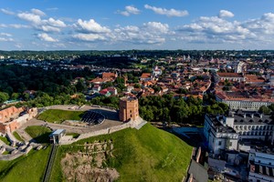 Valdovų rūmai prieš Nacionalinį muziejų: kas griauna Gedimino kalną?