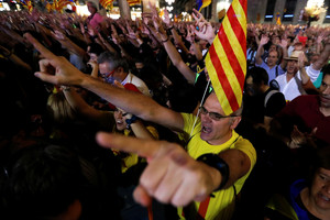 Nepriklausomybę paskelbusi Katalonija – euforijoje, bet jaučia įtampą
