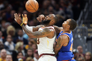 Intriguojanti NBA naktis: krito čempionai, „Knicks“ nukovė „Cavaliers“ komandą