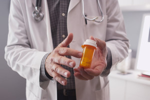 Pradeda kompensuoti naujus vaistus, bet prieš tai bandys seną gydymą