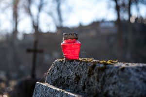 Kodėl neturėtumėte per dažnai lankytis kapinėse