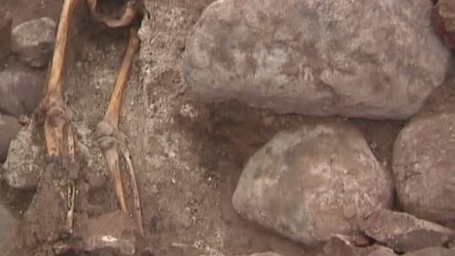 Gedimino kalną kasinėjantys archeologai atranda vis daugiau sukilėlių kapų