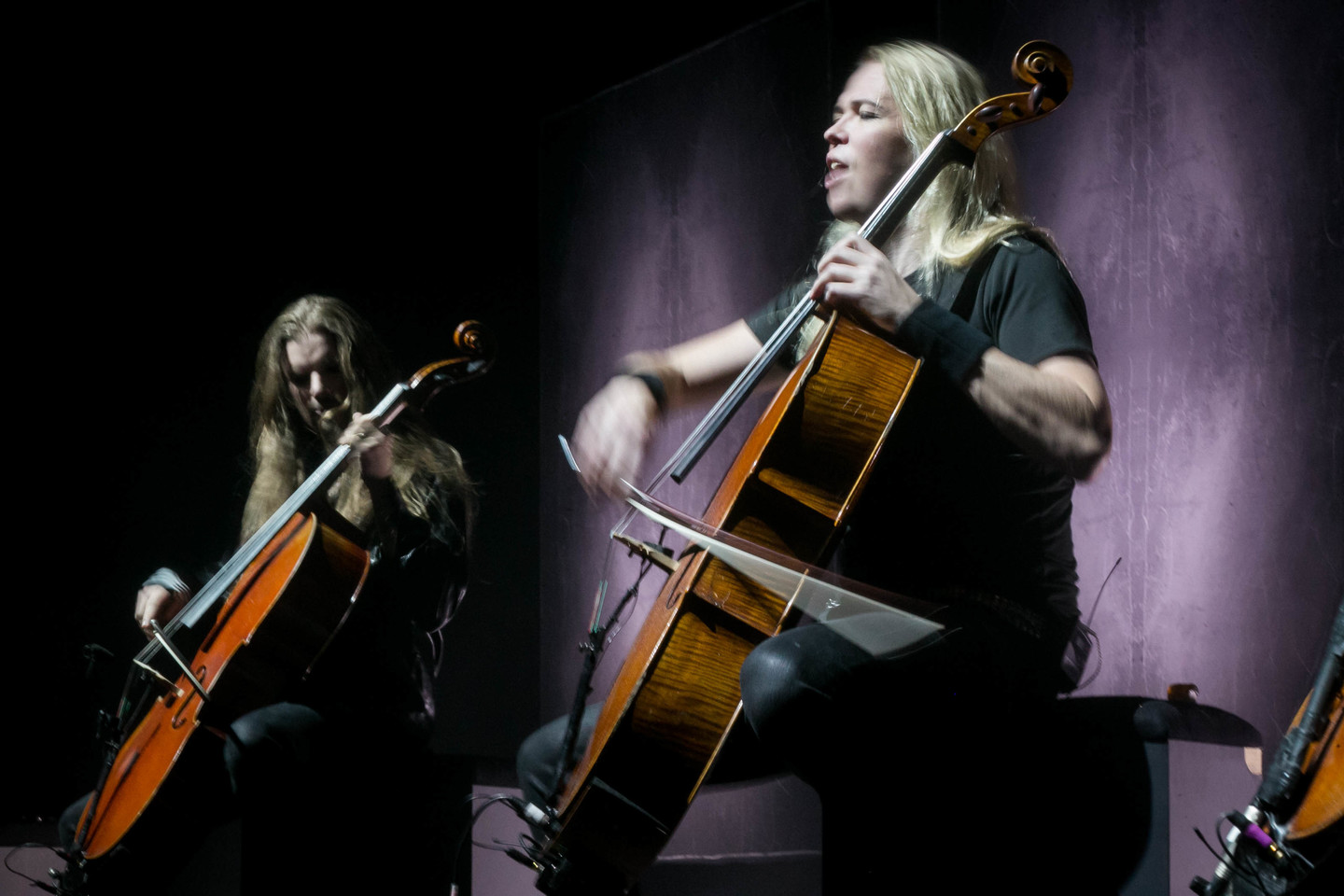 „Apocalyptica“ šįkart į Lietuvą atvyko būtent su „Metallica“ dainų programa. <br> T.Bauro nuotr.
