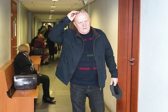 Rusijos garbintojui teismas nurodė miegoti tik namie