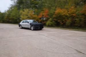 Unikalūs kadrai: užfiksavo naujausią Vladimiro Putino automobilį