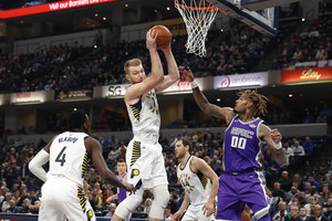 Nesustabdomas Domantas Sabonis toliau gerina savo NBA rekordus ir skina pergales su „Pacers“