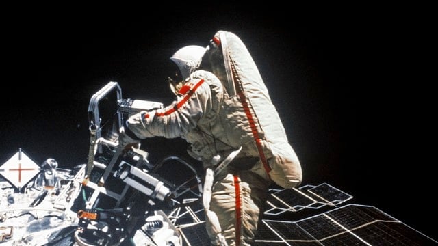 Kas buvo pirmosios astronautės, skridusios į kosmosą?