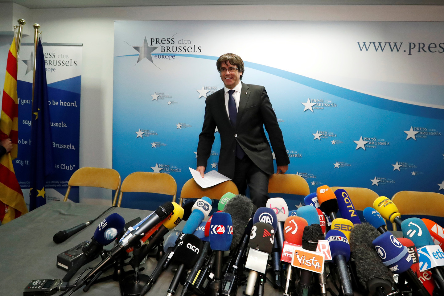  C.Puigdemont'ui ruošiantis pateikti kaltinimus jis pabėgo į Belgiją. <br> AFP/Scanpix nuotr. 