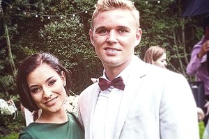 Treneriui už šimtą rožių – žinomos dainininkės antausis