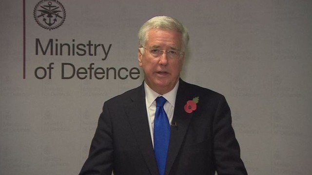 Dėl galimo priekabiavimo atsistatydino Didžiosios Britanijos gynybos sekretorius