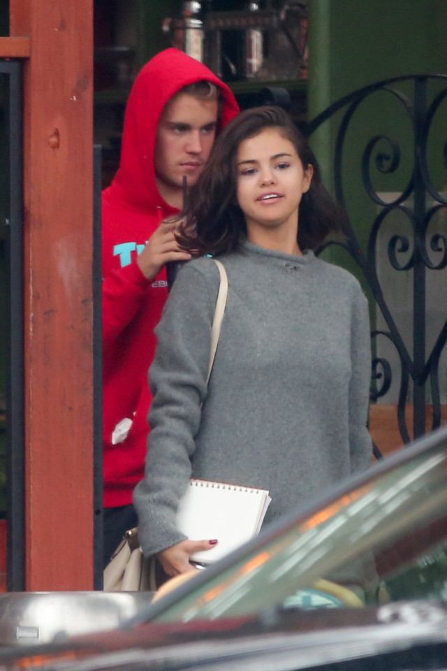  Justinas Bieberis ir Selena Gomez.<br> ViDA Press nuotr.