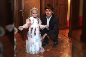 Maksimas Galkinas ir Ala Pugačiova vaikus pratina prie garsenybių gyvenimo