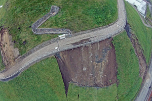 Vaizdai iš drono atskleidė, kokios žalos Gedimino kalnui padarė nauja nuošliauža