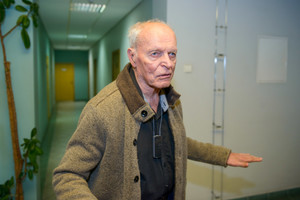 Pasivaikščioti išėjęs Aloyzas Sakalas patyrė traumą